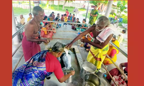 தொண்டியில்  பிரதோஷ சிறப்பு பூஜை