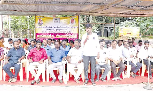 தஞ்சையில், ஆசிரியர்கள் உண்ணாவிரதம்