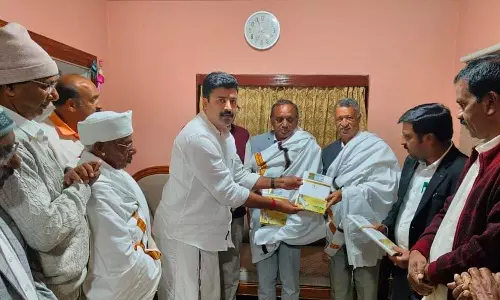 நாக்குபெட்டா புதிய சங்க நிர்வாகிகள் அ.தி.மு.க. மாவட்ட செயலாளரிடம் வாழ்த்து