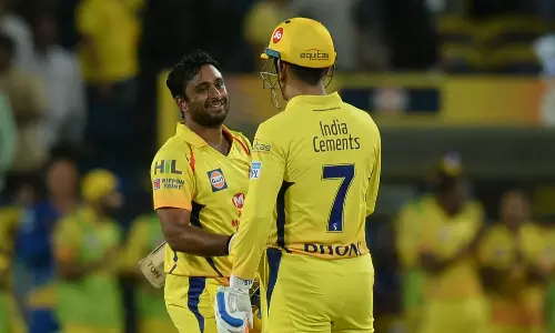 இந்திய அணியில் அவரை யாருமே கேள்வி கேட்க மாட்டாங்க: தோனி பற்றி அம்பத்தி ராயுடு அதிரடி