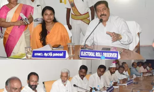 புதுக்கோட்டையில் - வாக்காளர் பட்டியல் சிறப்புதிருத்த முகாம் குறித்த கூட்டம்