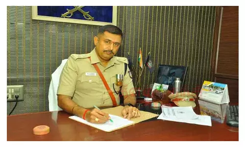 பள்ளி மாணவர்களுக்கு புகையிலை  பொருட்கள் விற்றால் குண்டர் சட்டத்தில் கைது- தென்காசி  போலீஸ் சூப்பிரண்டு எச்சரிக்கை