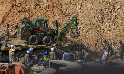 சுரங்கத்தில் சிக்கியுள்ளவர்களை மீட்க ஆறு சூப்பர் திட்டங்கள்.. களத்தில் இணைந்த ராணுவம்