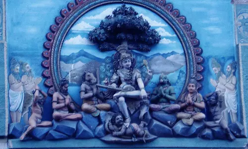 வித்தியாசமான தெட்சிணாமூர்த்தி