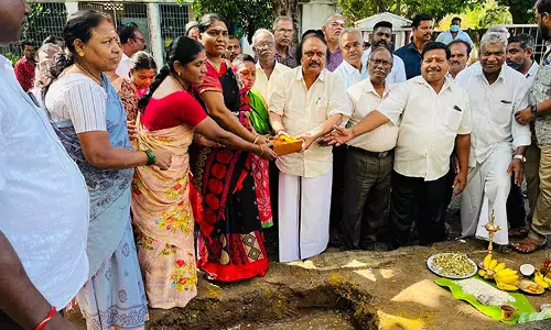 அப்துல் கலாம் அரசு குடியிருப்பு பகுதியில் பாதாள சாக்கடை இணைக்கும் பணி