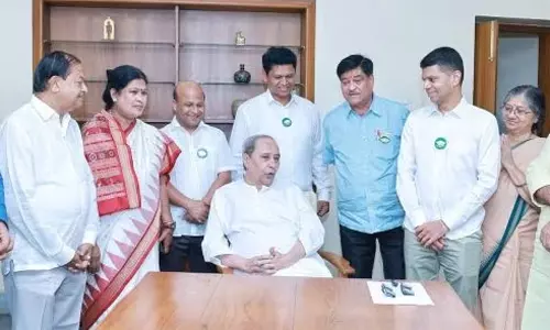 பிஜு ஜனதா தளத்தில் இணைந்த ஐ.ஏ.எஸ். அதிகாரி: யார் இந்த வி.கே.பாண்டியன்?