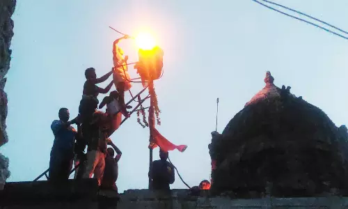 ஸ்ரீ தவளகிரீஸ்வரர் மலைக்கோவில் மகா தீபம்
