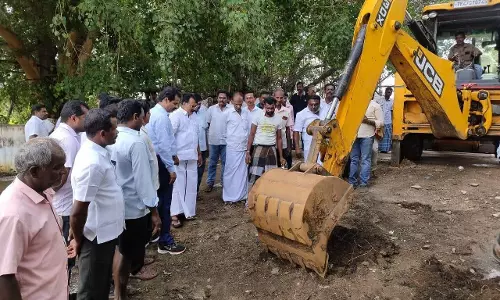 புஞ்சை தோட்டக்குறிச்சி பேரூராட்சியில் - ரூ.13.60 கோடி மதிப்பீட்டில் திட்ட பணிகள் தொடக்கம்