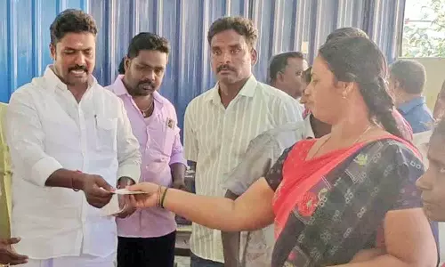 200 குடும்ப தலைவிகள் மாத உதவி தொகை பெற ஆணை