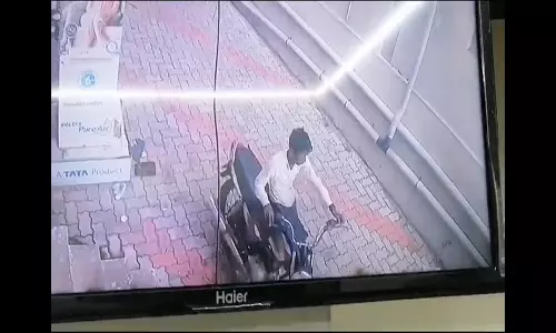 சங்கராபுரத்தில் கள்ளச்சாவி போட்டு மோட்டார் சைக்கிள் திருட்டு