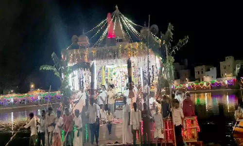 பராசக்தி அம்மன் தெப்ப உற்சவம்