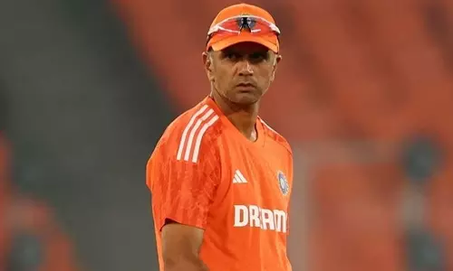 பயிற்சியாளர் பதவி: ராகுல் டிராவிட் நீடிக்க கிரிக்கெட் வாரியம் விருப்பம்