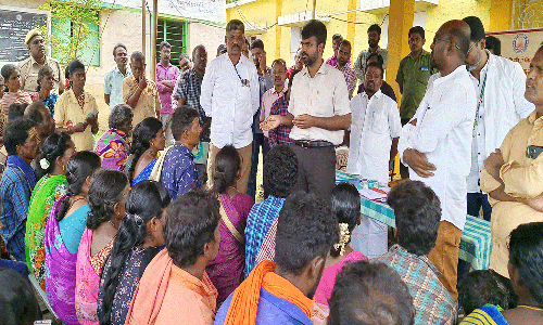 மனுநீதி நாள் முகாமில் 135 பயனாளிகளுக்கு பல்வேறு சான்றிதழ்கள்