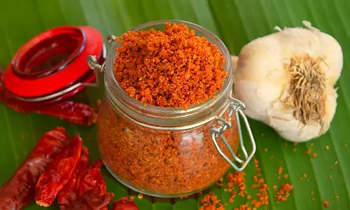 இட்லி, தோசைக்கு ஏற்ற வேர்க்கடலை பூண்டு பொடி