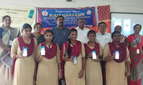 கிருஷ்ணசாமி மகளிர் கல்வியியல் கல்லூரியில் வாக்காளர் விழிப்புணர்வு  முகாம்