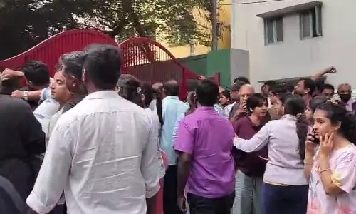 பெங்களூருவில் 13 பள்ளிகளுக்கு வெடிகுண்டு மிரட்டல்: மின்னஞ்சல் அனுப்பி புரளியை கிளப்பிய நபருக்கு வலைவீச்சு