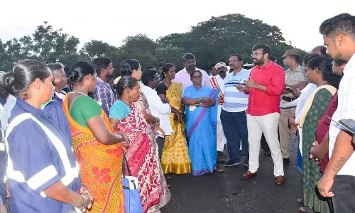 கடலூர் மாநகராட்சியில்  குப்பைகள் சரியான முறையில் அகற்றாத ஒப்பந்ததாரருக்கு நோட்டீஸ்:  கலெக்டர் அதிரடி உத்தரவு