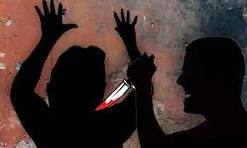 குடிப்பழக்கத்தை கண்டித்த மனைவியின் கழுத்தை கத்தியால் அறுத்த கணவர்