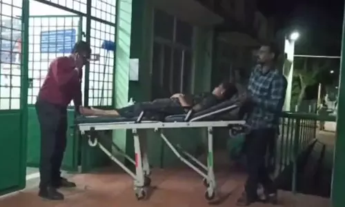 ஒன்றரை மணி நேரம் வலியால் துடித்த கர்ப்பிணிக்கு டாக்டர்கள் இல்லாமல் பிரசவம்