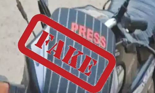 தருமபுரியில் போலீஸ், பிரஸ் என போலி ஸ்டிக்கர் ஒட்டி உலா வரும் வாகனங்கள்