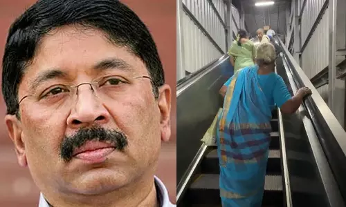 பயணிகள் அடையும் சிரமத்தை கண்டாவது ரெயில்வே நிர்வாகம் விழித்துக்கொள்ள வேண்டும்: தயாநிதி மாறன்