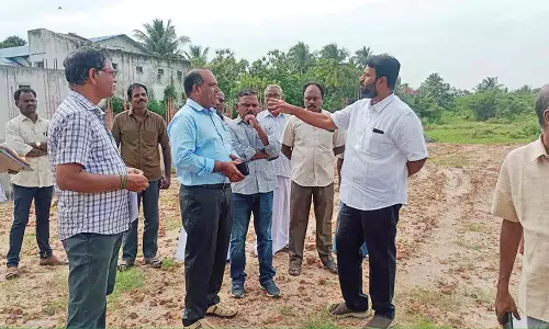 பஸ் நிலைய கட்டுமான பணி மீண்டும் செயல்படுத்த செந்தில்குமார் எம்.எல்.ஏ. ஆய்வு