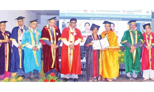 விநாயகா மிஷன் செவிலியர் கல்லூரி பட்டமளிப்பு விழா