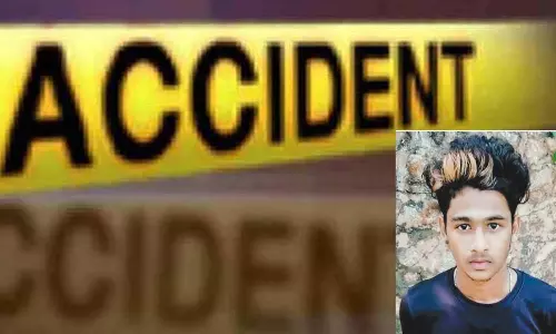 பால் ஏற்றி வந்த டெம்போ மோதி 2 வாலிபர்கள் பலி