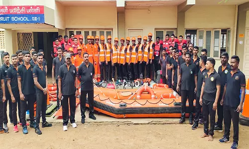 கன மழை எச்சரிக்கை: கடலூரில் தயார் நிலையில் மீட்பு படையினர்