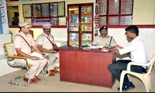 ஆற்காடு போலீஸ் நிலையத்தில் வேலூர் சரக டி.ஐ.ஜி. ஆய்வு