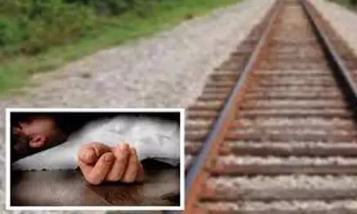 பெண் ரெயில் மோதி பலி