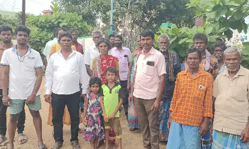 மகன் சாவில் சந்தேகம் இருப்பதாக கூறி போலீசாரிடம் தாய் புகார்