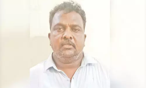 திருச்சி அருகே ஓட்டலில் பணம் பறிக்க முயற்சி- போலி உணவு அதிகாரி கைது