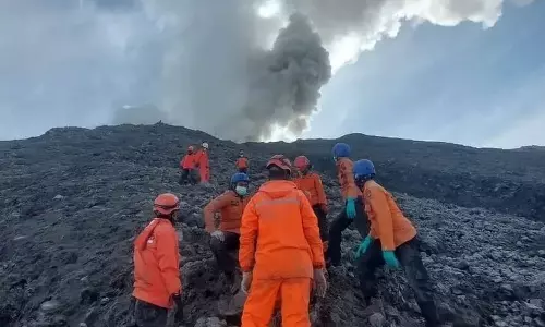 இந்தோனேசியாவில் எரிமலை வெடிப்பு: பலி எண்ணிக்கை 23-ஆக உயர்வு