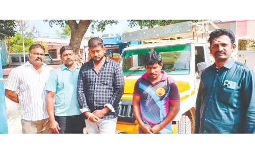 தருமபுரியில் இருந்து காவேரிப்பட்டினத்திற்கு  ரேஷன் அரிசி கடத்திய 2 பேர் சிறையில் அடைப்பு