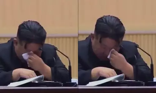 அழுதபடி பெண்களை அதிக குழந்தைகள் பெற்று கொள்ள கூறிய வடகொரிய அதிபர்