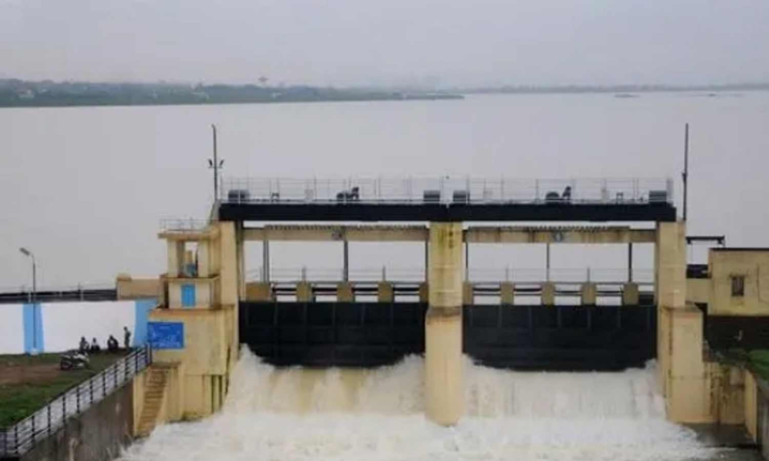 புழல் ஏரியின் கரையில் உடைப்பா... தமிழக அரசு விளக்கம்