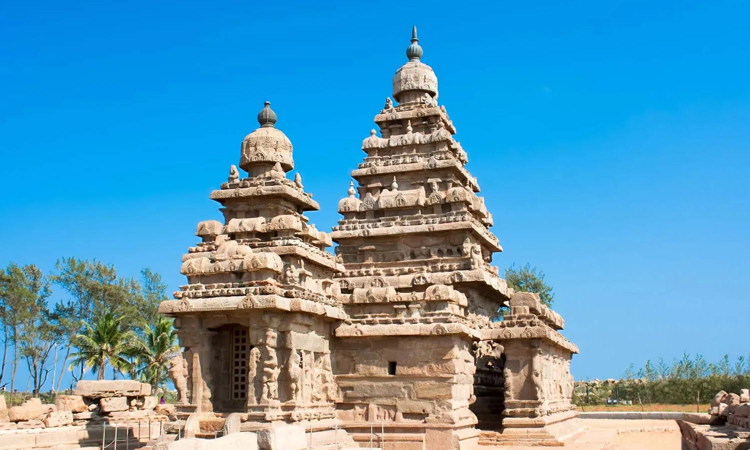 மாமல்லபுரத்தில் இயல்பு நிலை திரும்பியது: சுற்றுலா பயணிகள் வரத்தொடங்கினர்