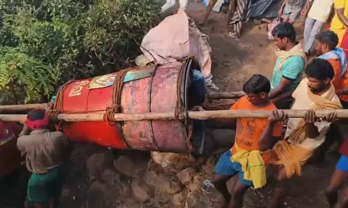 திருவண்ணாமலையில் கார்த்திகை தீபம் நிறைவு: மகா தீப கொப்பரை கோவிலுக்கு கொண்டுவரப்பட்டது