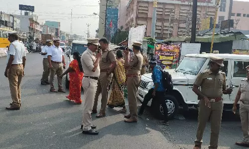 ஊர்வலம், போராட்டம் நடத்த தடை: கோபிசெட்டிபாளையம் பகுதியில் ஆயிரத்துக்கும் மேற்பட்ட போலீசார் குவிப்பு