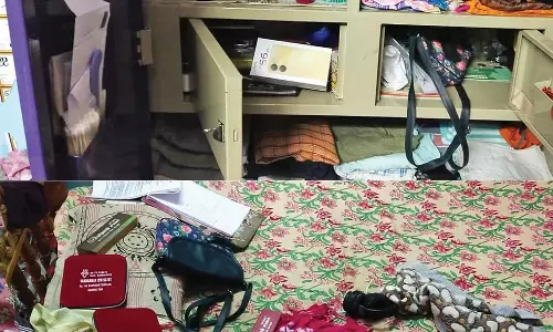 முன்னாள் ஊராட்சி மன்றத்தலைவரின் வீட்டின் பூட்டை உடைத்து ரூ.5 லட்சம் மதிப்புள்ள நகைகள் திருட்டு