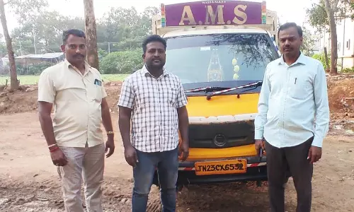 கர்நாடகாவிற்கு கடத்த முயன்ற 3.8 டன் ரேஷன் அரிசி பறிமுதல்