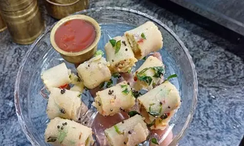 வித்தியாசமான கோதுமை, ரவை ரோல்