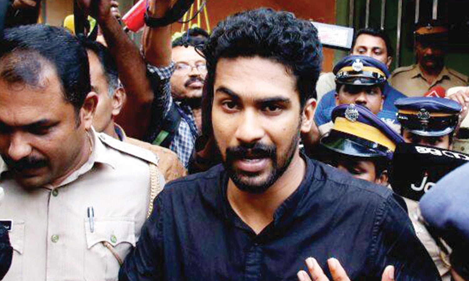 மருத்துவ மாணவி தற்கொலையில் கைதான டாக்டர் சிறையில் அடைப்பு