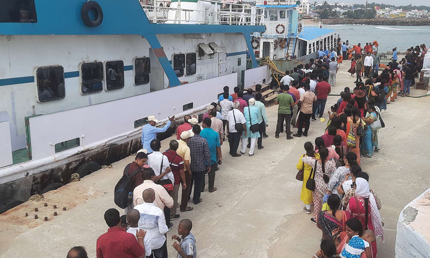 களைகட்டும் சீசன்: விவேகானந்தர் மண்டபத்தை ஒரே மாதத்தில் 1 லட்சத்து 90 ஆயிரம் பேர் பார்த்தனர்