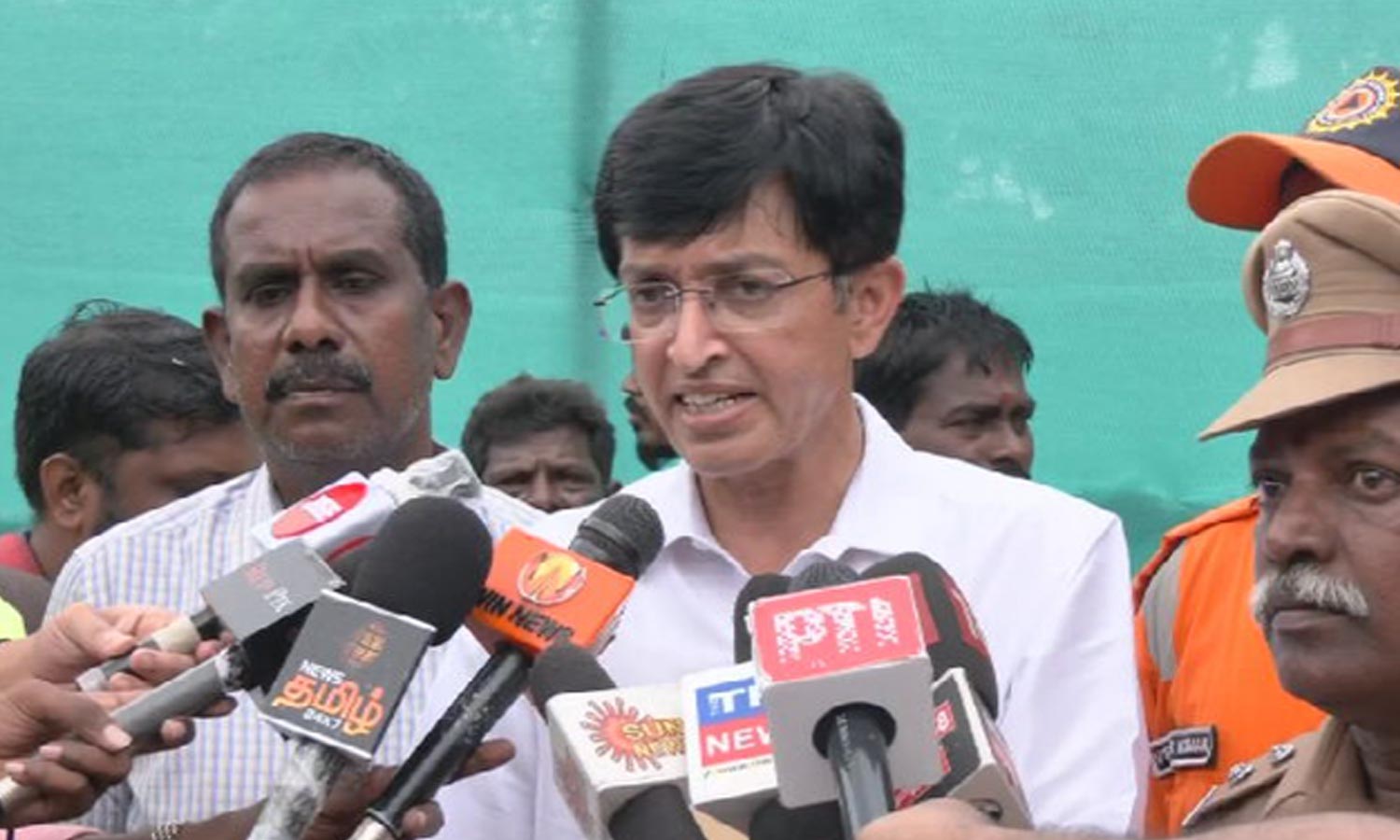 வேளச்சேரி விபத்து: இறுதி கட்டத்தில் மீட்புப் பணி- ராதாகிருஷ்ணன் தகவல்