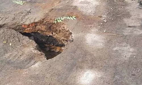 கிண்டியில் இருந்து அடையாறு செல்லும் சாலையில் திடீர் பள்ளம்