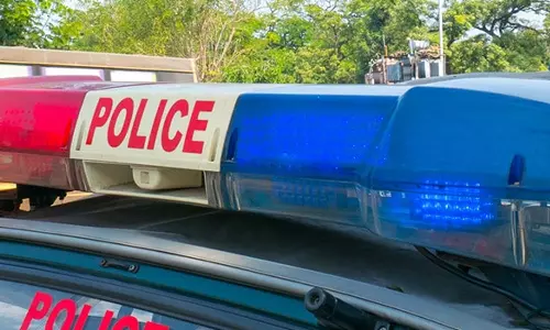 திருமணத்திற்காக இளம்பெண் ரூ.4 லட்சத்திற்கு விற்பனை: தாய் மீது போலீசில் புகார்