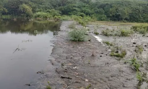 கடந்த ஓராண்டுக்குப் பிறகு இன்று அந்தியூர் வரட்டுப்பள்ளம் அணை முழு கொள்ளளவை எட்டியது