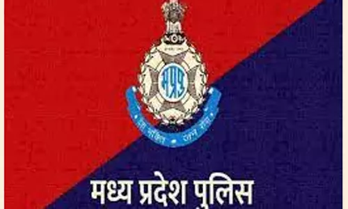 இவங்களுக்கா வாக்களித்தீங்க? அண்ணியை சரமாரியாக தாக்கிய மைத்துனர்